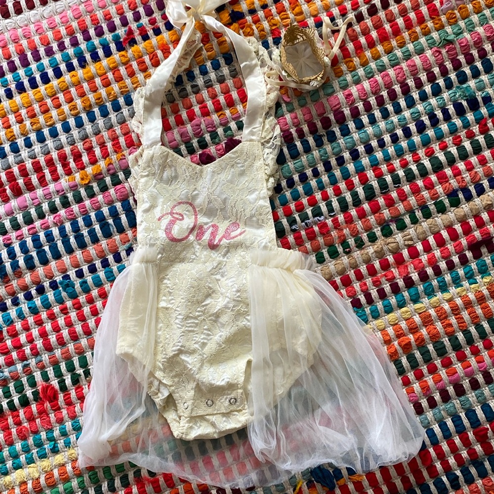 One year old birthday princess outfit with tiara crown off white and pink